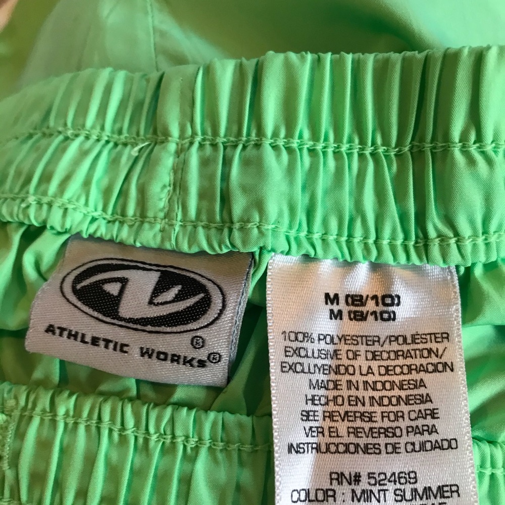 🛍🛍🛍GREEN SHORTS🛍🛍🛍 - Picture 3 of 3